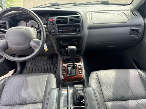 Used 2002 Suzuki XL7 4WD image 11