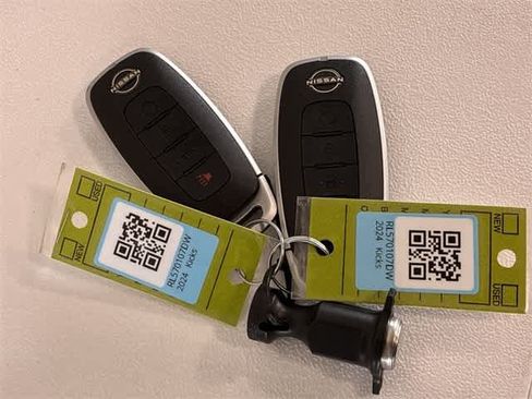 Used 2024 Nissan Kicks SR image 46