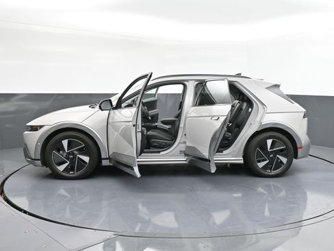 Used 2025 Hyundai Ioniq 5 Limited image 44
