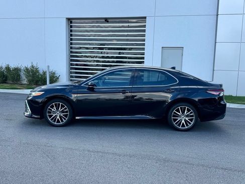 Used 2023 Toyota Camry XLE w/ Cold Weather Package FWD image 3