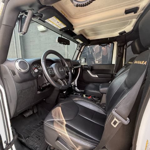 Used 2015 Jeep Wrangler Unlimited Sahara w/ Connectivity Group AWD/4WD image 11