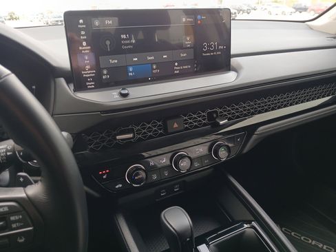Used 2024 Honda Accord EX-L image 12