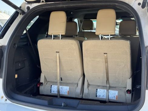 Used 2017 Ford Explorer XLT w/ Equipment Group 202A image 33