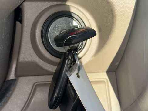 Used 2014 Nissan Frontier SV w/ SV Value Truck Package image 30