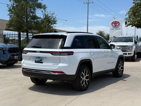 Used 2024 Jeep Grand Cherokee Limited RWD image 7