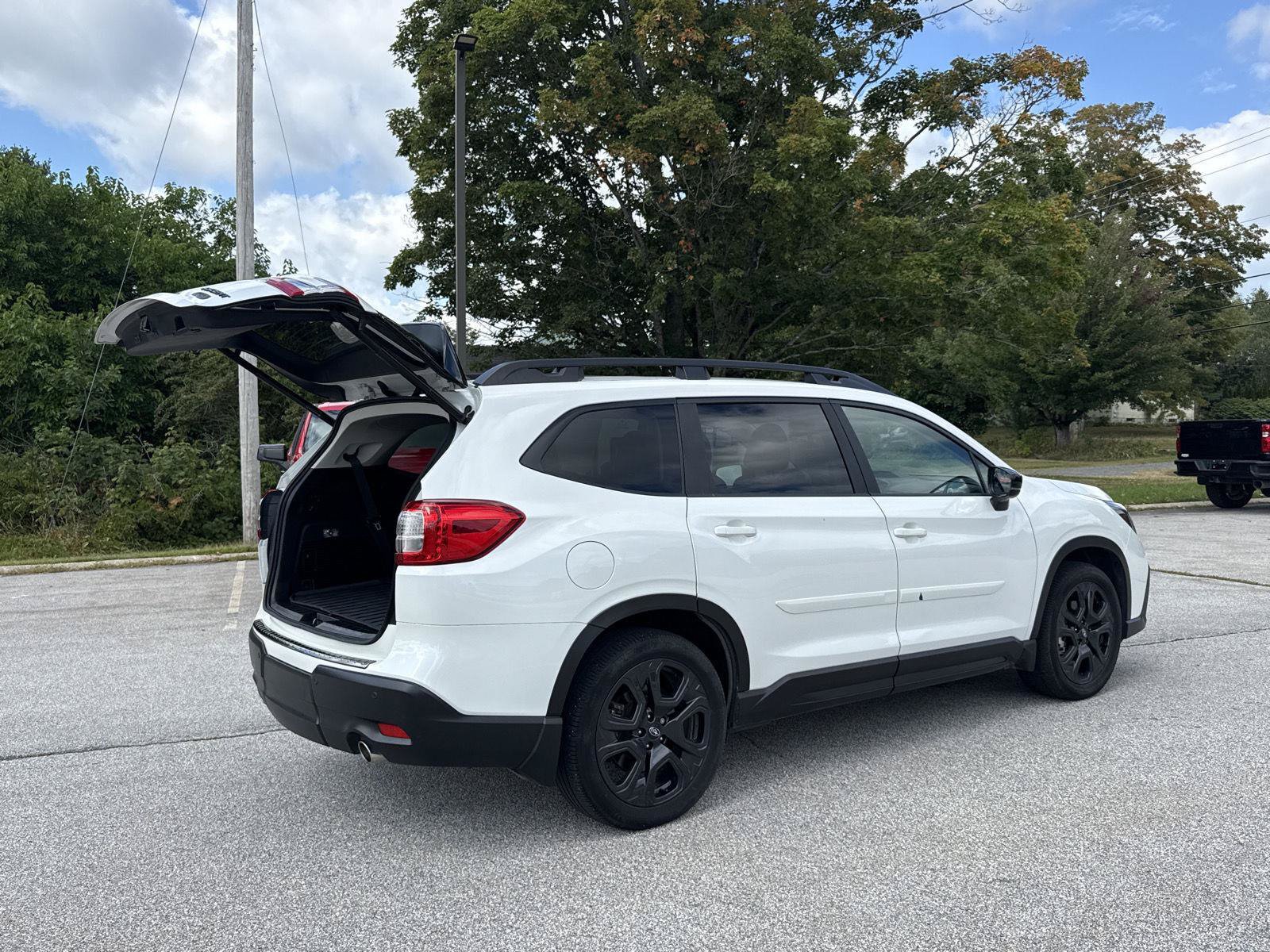 Used 2024 Subaru Ascent Onyx Edition Limited AWD/4WD image 8