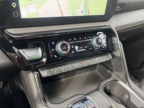 Used 2025 GMC Sierra 1500 AT4 AWD/4WD image 27