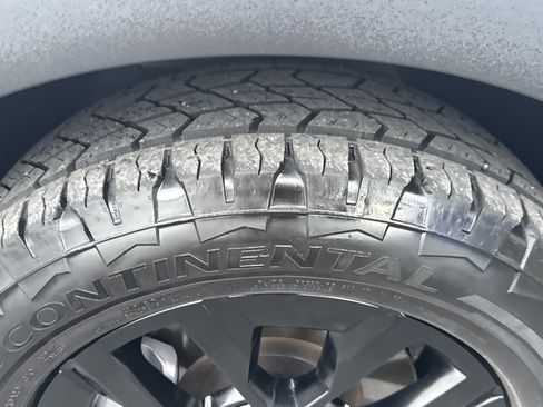 Used 2025 Kia Telluride AWD image 11