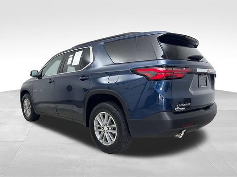 Used 2023 Chevrolet Traverse LT FWD image 3