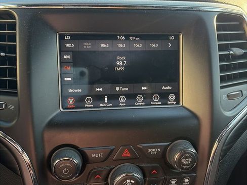 Used 2019 Jeep Grand Cherokee Laredo w/ Security & Convenience Group AWD/4WD image 7