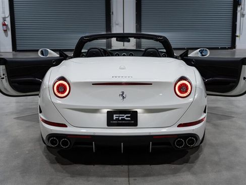 Used 2016 Ferrari California T RWD image 39
