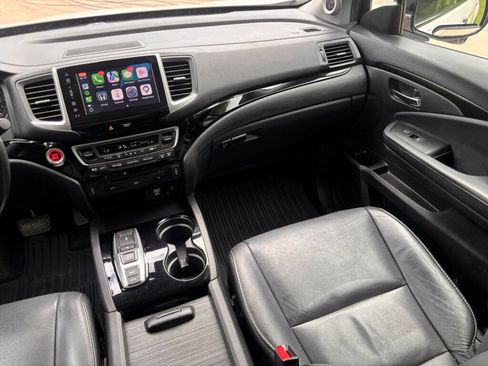 Used 2017 Honda Pilot Touring image 24