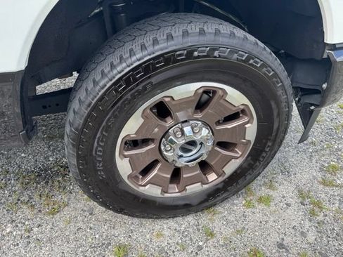 Used 2025 Ford F350 King Ranch AWD/4WD image 11