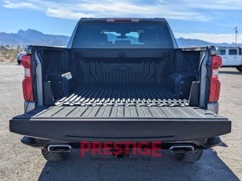 Used 2021 Chevrolet Silverado 1500 Custom Trail Boss w/ Safety Confidence Package AWD/4WD image 7