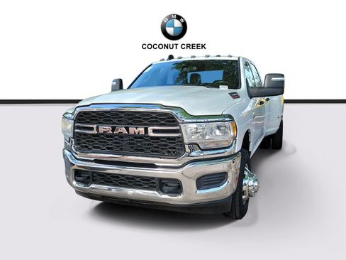 Used 2024 RAM 3500 Tradesman w/ Chrome Appearance Group AWD/4WD image 2