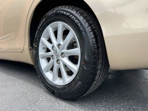 Used 2011 Toyota Camry XLE FWD image 30