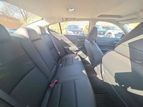 Used 2020 Nissan Altima 2.5 SR w/ Premium Package image 12