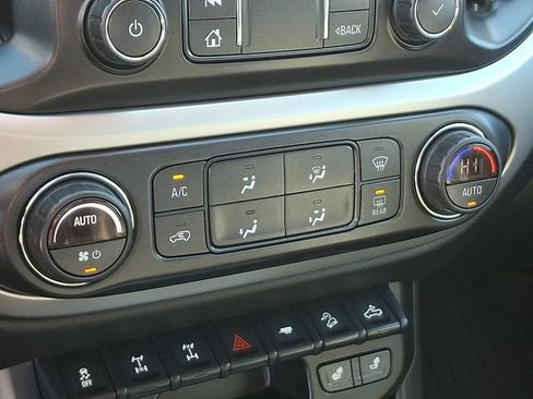 Used 2021 Chevrolet Colorado ZR2 image 19