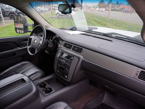 Used 2014 Chevrolet Silverado 2500 LTZ image 28