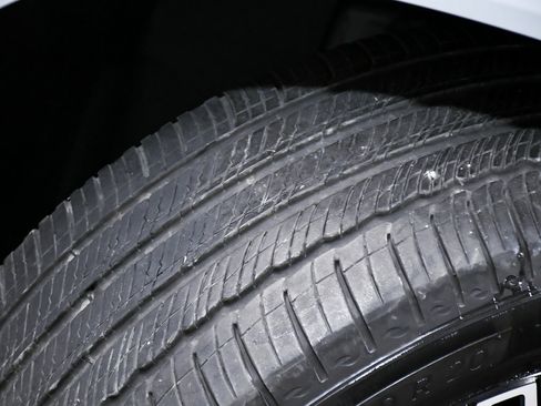 Used 2024 Mercedes-Benz GLE 450 4MATIC image 91