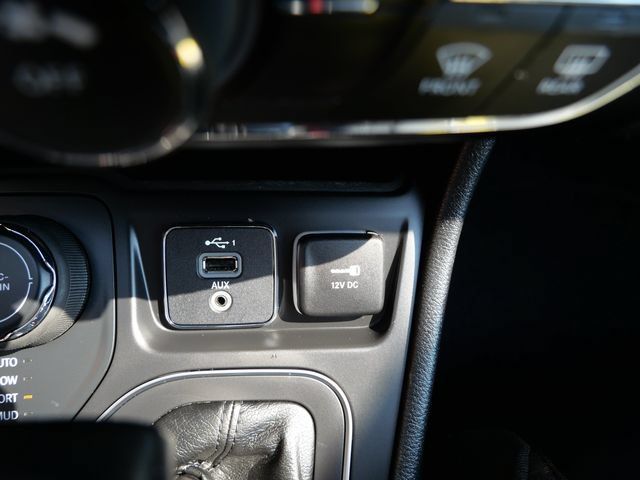 Used 2021 Jeep Cherokee Latitude Lux AWD/4WD image 22