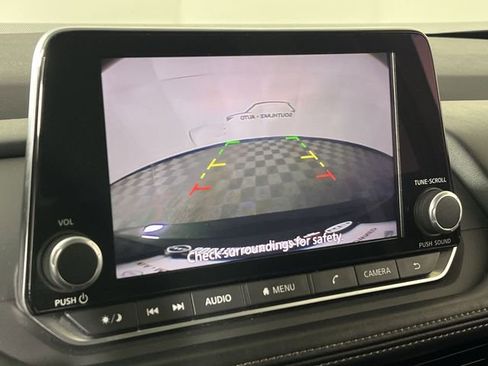 Used 2024 Nissan Rogue SV image 17