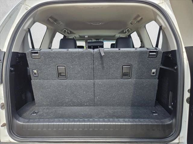 Used 2016 Lexus GX 460 w/ Premium Package AWD/4WD image 6
