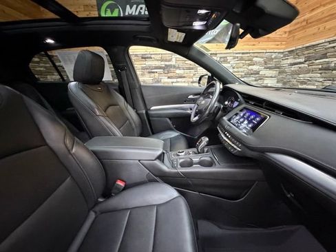 Used 2019 Cadillac XT4 Premium Luxury w/ Enhanced Visibility Package AWD/4WD image 16