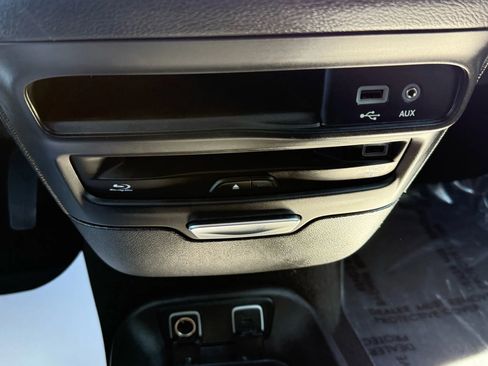 Used 2019 Chrysler Pacifica Touring-L Plus w/ Advanced Safetytec Group image 57