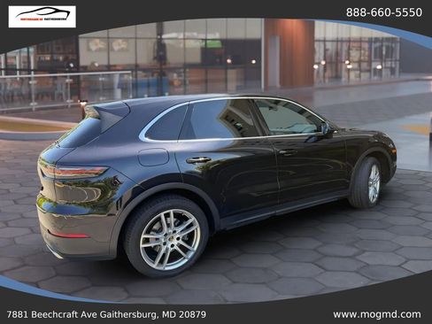 Used 2019 Porsche Cayenne AWD/4WD image 3