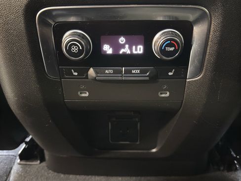 Used 2022 Chevrolet Suburban High Country AWD/4WD image 14