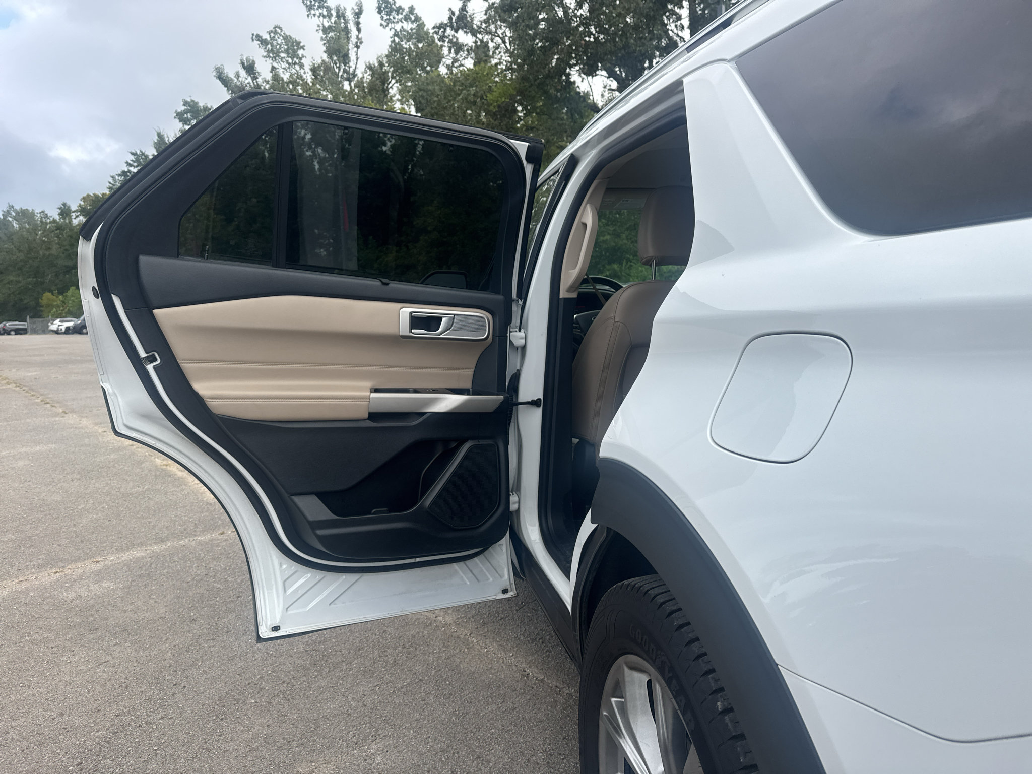 Used 2022 Ford Explorer Limited RWD image 19