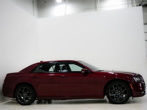 Used 2023 Chrysler 300 S image 5