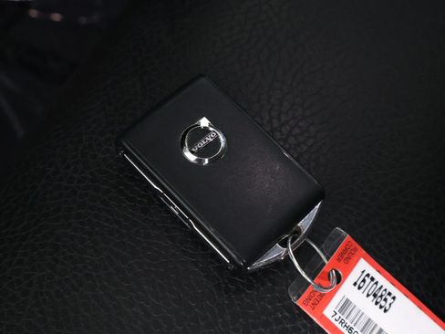 Used 2024 Volvo S60 T8 Plus AWD/4WD image 33