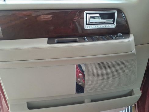 Used 2014 Lincoln Navigator L 4WD image 14