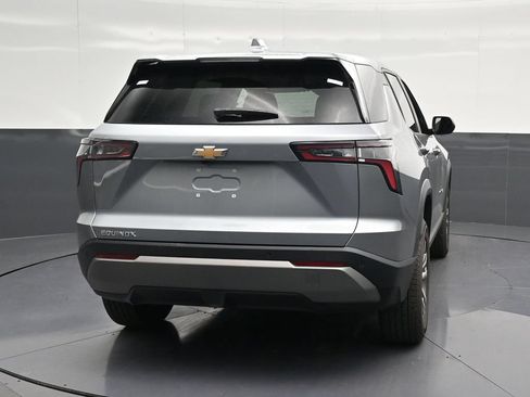 Used 2026 Chevrolet Equinox LT FWD image 2
