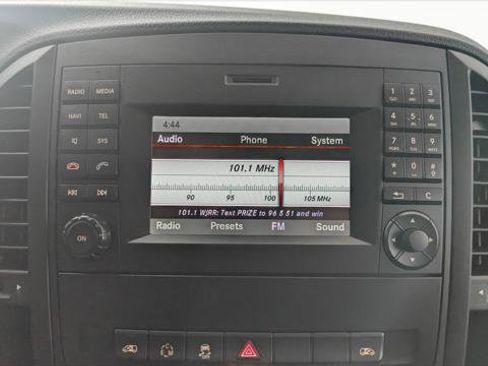 Used 2016 Mercedes-Benz Metris Passenger w/ Premium Appearance Package image 27