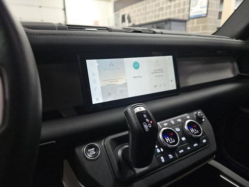 Used 2024 Land Rover Defender 110 S image 6