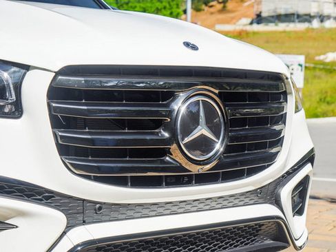 Used 2024 Mercedes-Benz GLS 450 4MATIC image 99