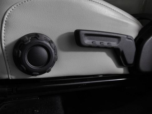 Used 2022 Jeep Wrangler Unlimited Sahara AWD/4WD image 20