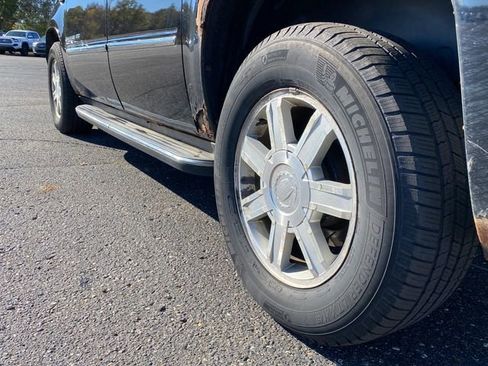 Used 2009 Cadillac Escalade EXT Base image 15