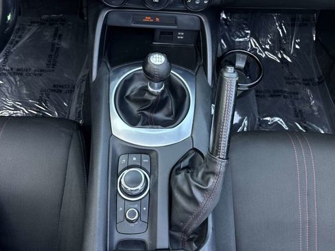 Used 2016 MAZDA MX-5 Miata Club RWD image 22