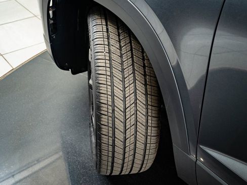 Used 2024 Volkswagen Taos SE image 39