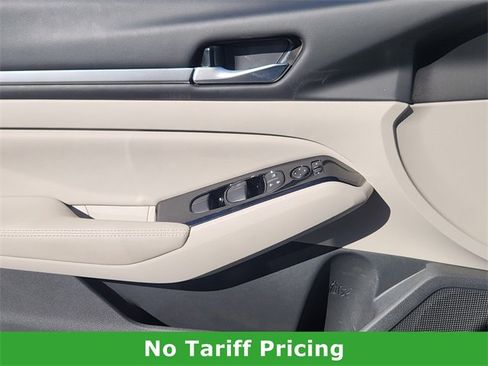 Used 2024 Nissan Altima 2.5 SL image 21