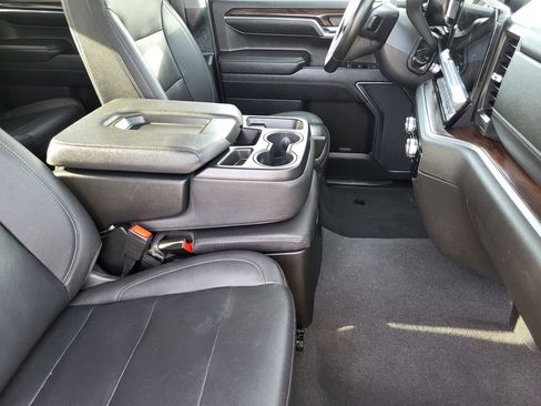 Used 2024 GMC Sierra 1500 SLT image 10