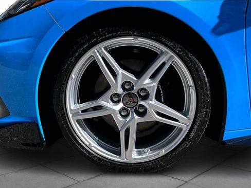 Used 2025 Chevrolet Corvette Stingray Coupe w/ 1LT image 9