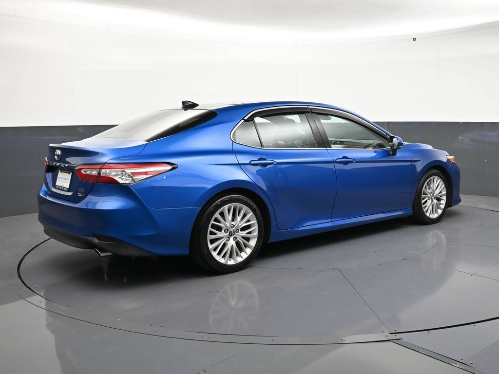 Used 2019 Toyota Camry XLE FWD image 5