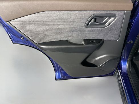 Used 2023 Nissan Rogue S FWD image 26