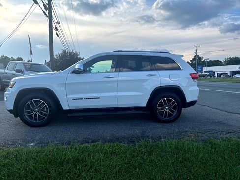 Used 2018 Jeep Grand Cherokee Limited image 14