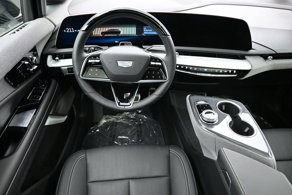 Certified 2025 Cadillac Optiq Sport 2 AWD/4WD image 12